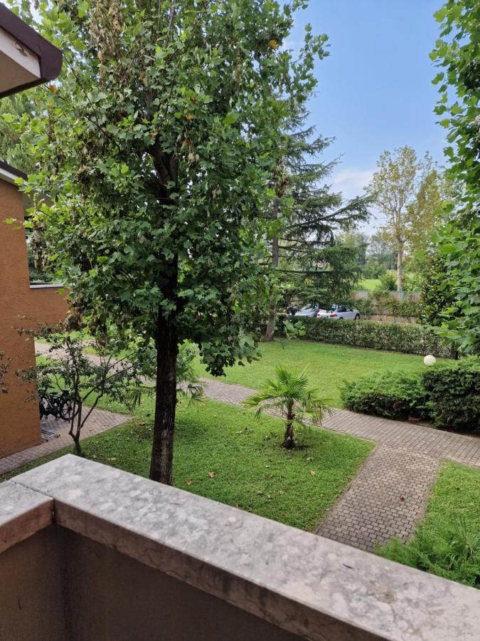Casa Vittoria Sirmione Punta Gro Con Piscina Apartment Bagian luar foto
